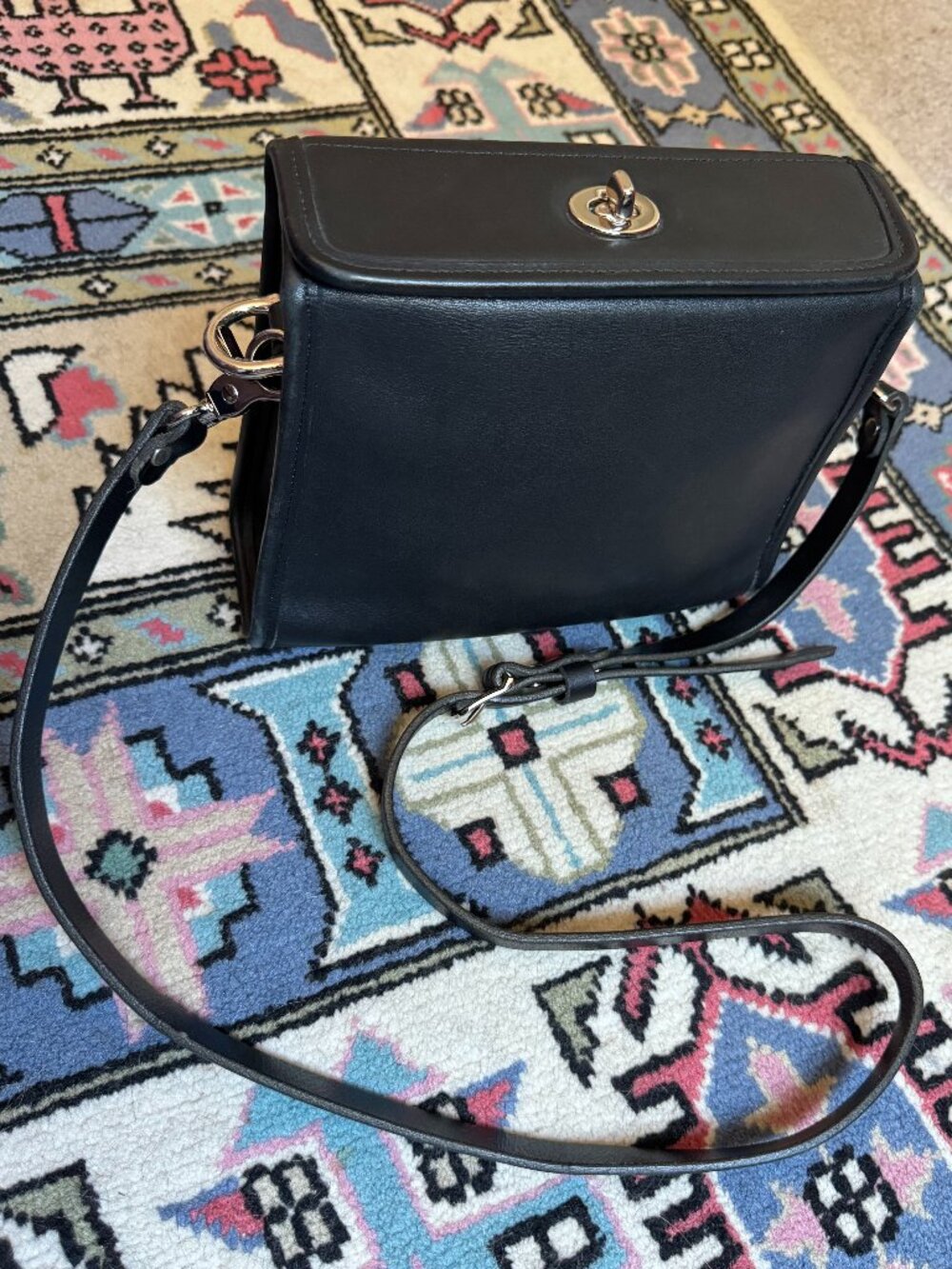 Vintage Coach Geometric 9043 SILVER hardware Black Leather Satchel Turn Lock